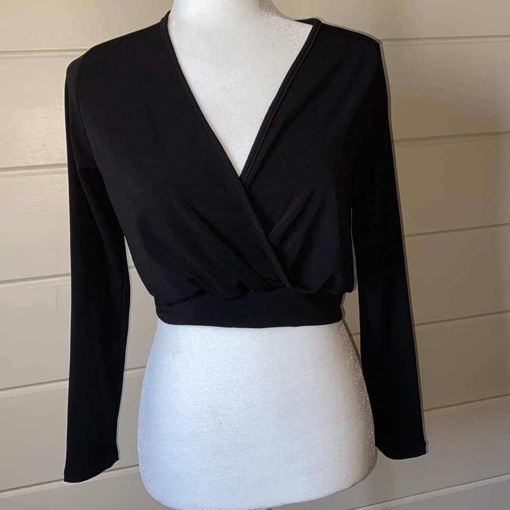 Long Sleeve Cropped Top Size Medium - Picture 3 of 5
